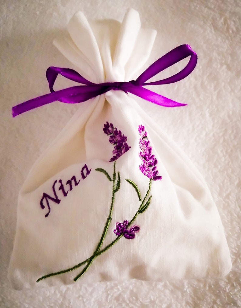 Lavendel Duftsäckchen, selbst genäht, personalisierte Stickerei, Seidenband Bild 3