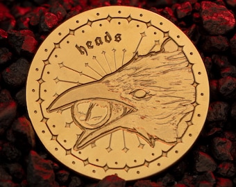 Moneda del Presagio del Cuervo: Latón o acero - Ficha de D&D - Hecha a mano - Accesorio para juego de rol TTRPG