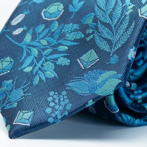 Floral Hidden Polyhedral Dice Necktie - Dice Tie - D&D Dungeon Master&#39;s Gift - DnD Accessory - Stealth-Nerd Apparel - Dungeons and Dragons