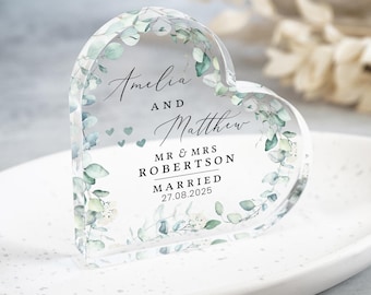 Personalised Mr & Mrs Wedding Gift Present, Anniversary Mr and Mrs Gift, Heart Plaque, Engagement Gift, Date Keepsake Gift, Engaged Gifts