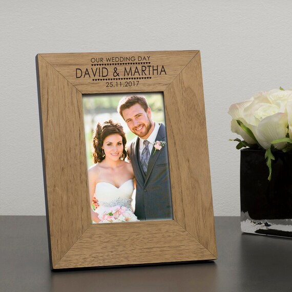 Personalised Oak Veneer Mr Mrs Wedding Day Names Wooden Picture Photo Frame Engraved Gift For Couple