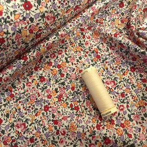 Autumn Vintage Style Ditsy Daisy 100% Cotton Poplin Fabric. 112cm Wide Creams, Mustards, Greens, Purple, Reds. High Quality Liberty Style