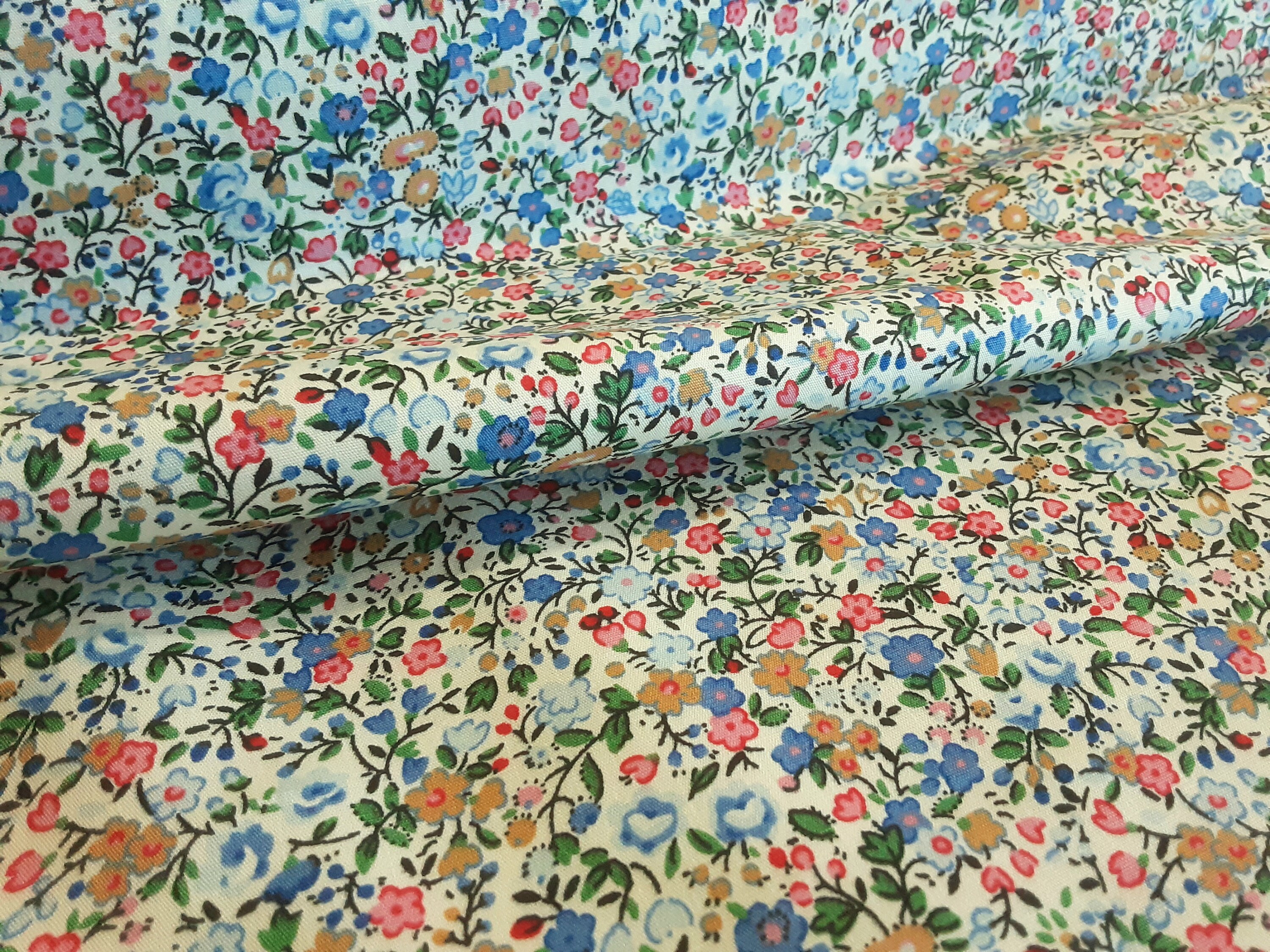 Vintage Liberty Style Ditsy Daisy Floral 100% Cotton Poplin Fabric ...