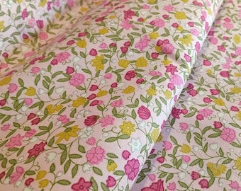 Vintage Liberty Style 100% Cotton Poplin Fabric. 112cm Wide, Small Pretty Florals, Pinks. Ditsy Daisy Flowers, Rose & Hubble.
