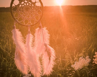 Mini dream catcher, dreamcatcher (white), crocheted, with feathers