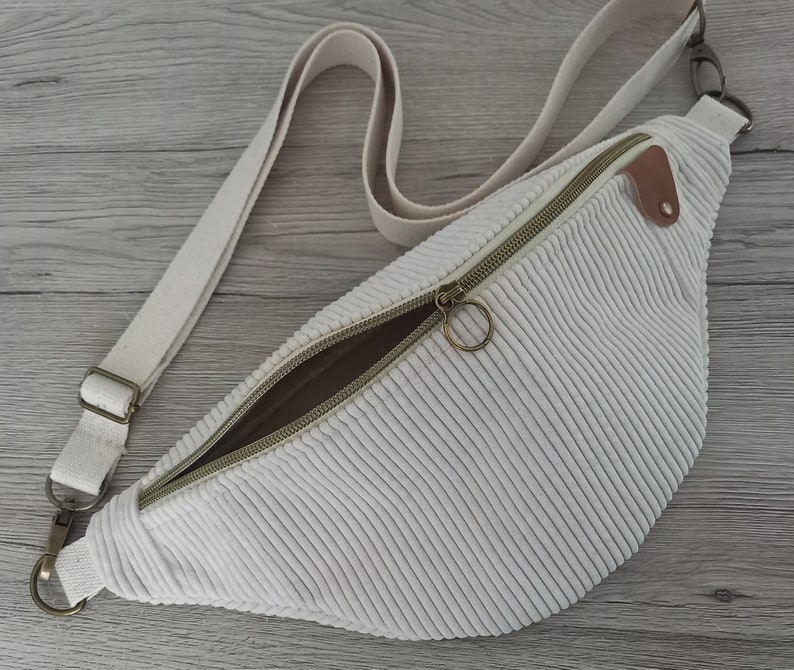 Personalisierte Bauchtasche Cord beige,HipBag, Bumbag, Crossbodybag Bild 2