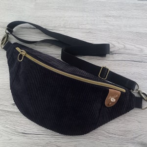 Personalisierte Bauchtasche Cord schwarz, HipBag, Bumbag, Crossbodybag Bild 1