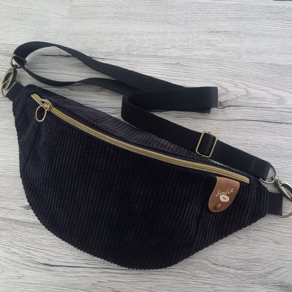 Personalisierte Bauchtasche Cord schwarz, HipBag, Bumbag, Crossbodybag