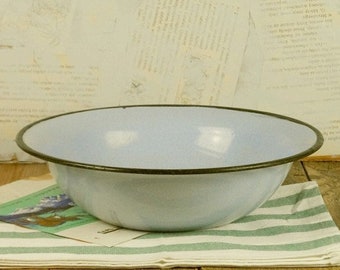 old enamelled white bowl, metal bowl, white enamel, large bowl, Polish enamels, bowl for the kitchen, serving a meal, fruit, gray, Dakry