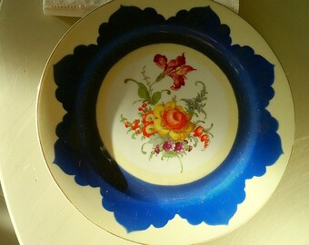 porseleinen bord Bavaria Tirschenreuth, oud porselein in bloemmotief, grote vintage kobaltplaat, wit porselein met blauw decor