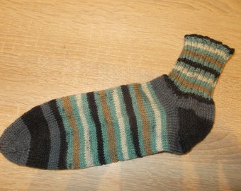 Sockenhexe " liebevoll " gestrickte Sneakersocken Gr. 40 / 41