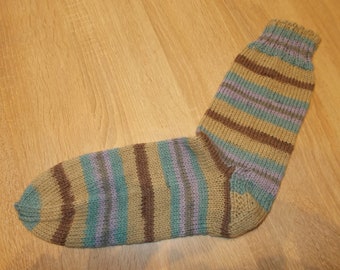 Sockenhexe "  liebevoll " selbst gestrickte Socken Gr. 44 / 45 " extra warm " aus 8 fach . Sockenwolle