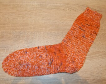 Sockenhexe "  liebevoll " selbst gestrickte Socken Gr. 42 / 43 " extra warm " aus 8 fach . Sockenwolle