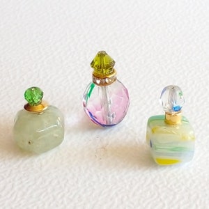 Miniaturowy zestaw 3 butelek perfum, wyposażenie domku dla lalek