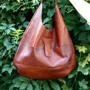 einfache Umhängetasche, Cognac Leder HOBO Tasche, große Ledertasche, Every Day Bag, Frauen braune Tasche, große slouchy Tasche