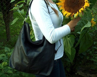 大人気【関税・送料負担無し】BLAKE HOBO SHOULDER BAG Advance Shoulder Bag In Pebbled Leather - Black – HOBO