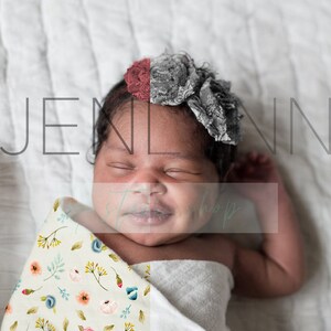 Schwarze Baby Decke Mockup #2, weiße Decke, Swaddle Decke, Swaddle Decke, Swaddle Decke, Swaddle Decke, Baby Decke, Neugeborenen Mockup, Babydecke,