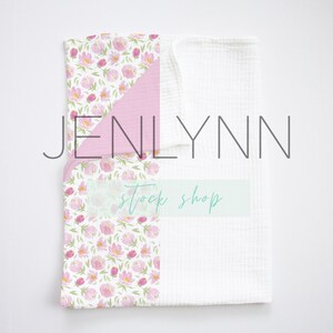 Swaddle-Decke Mockup | Musselin swaddle Mockup, Baby swaddle Mockup, Baby Decke Mockup, benutzerdefinierte Decke Mockup, Vorlage Mockup