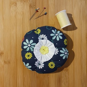 Handmade pincushion, flower pincushion, large pincushion, sewing room decor, seamstress gift, quilter gift, tailors gift, novelty pincushion