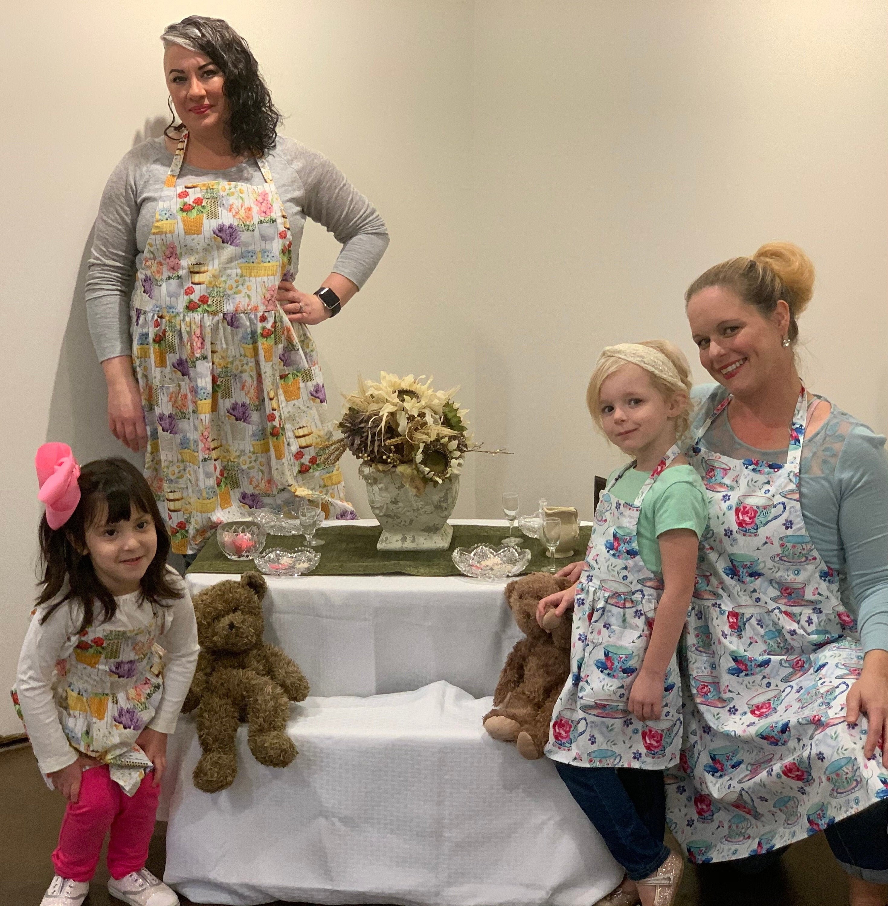 Mommy and Me Aprons – Babees & Kiddos