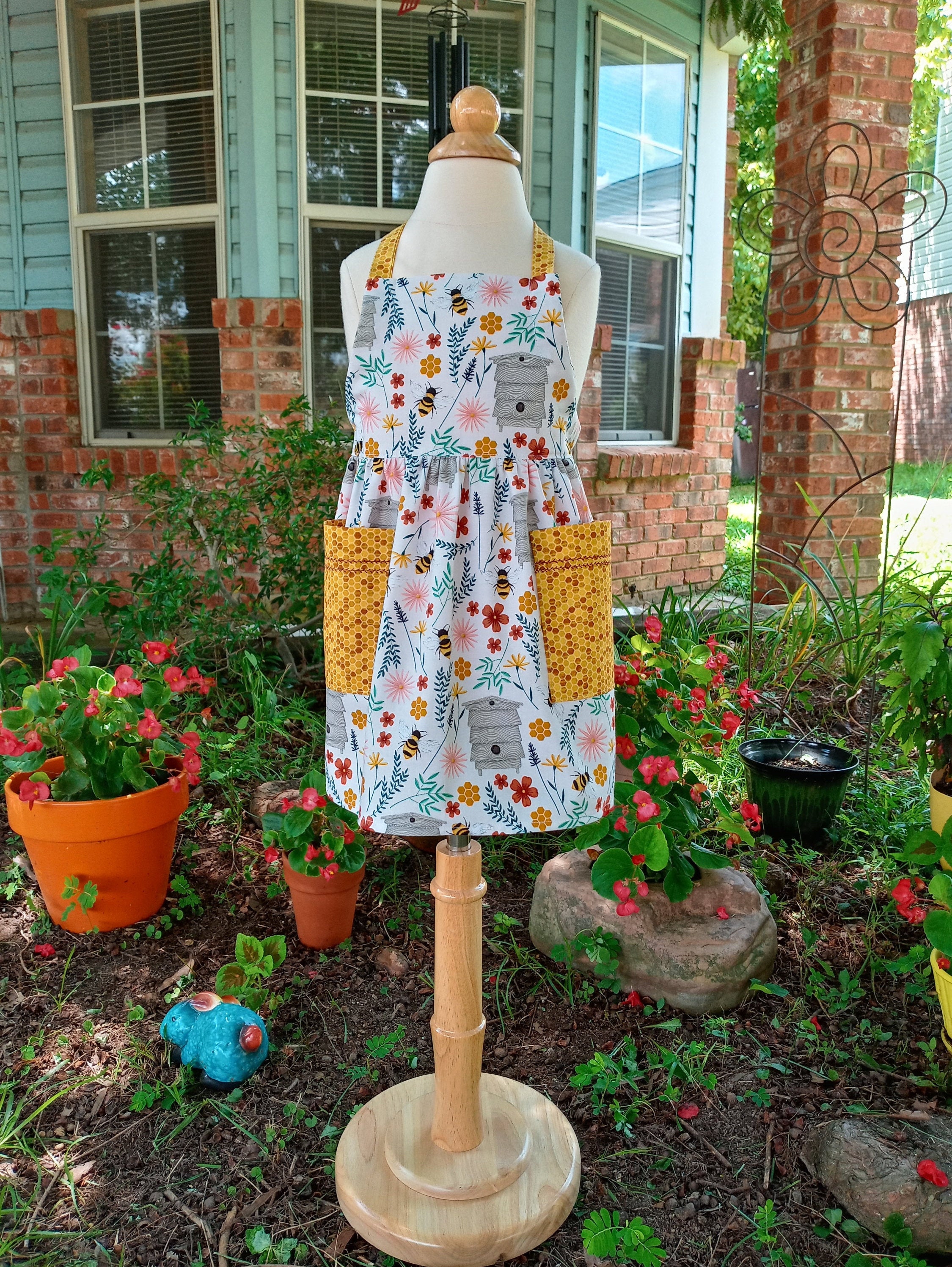 Mother daughter aprons mommy and me apron bumble bee Etsy
