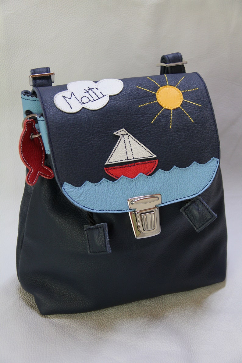 Kinderrucksack-Leder-D.Blau Segelboot,Sonne,Wolke mit Namen Bild 1