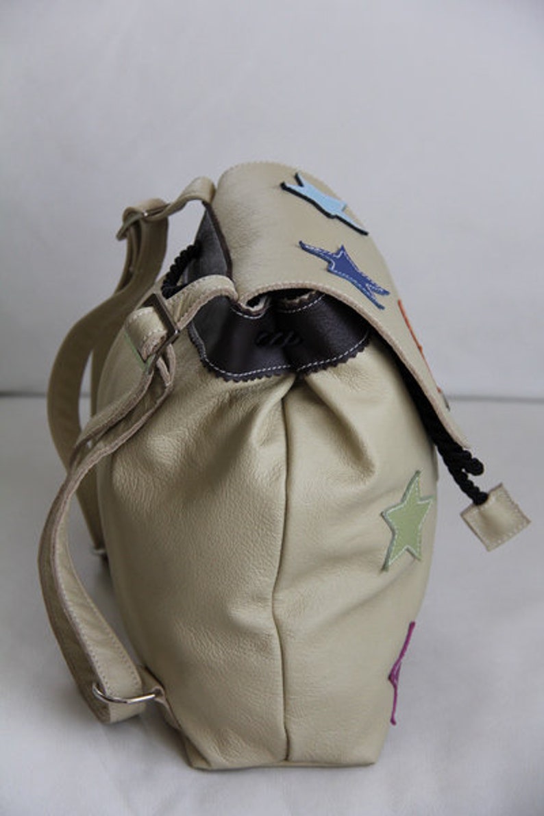 Kinderrucksack LederBeige Bunte Sterne Bild 2