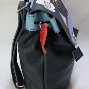 Kinderrucksack-Leder-D.Blau Segelboot,Sonne,Wolke mit Namen Bild 3