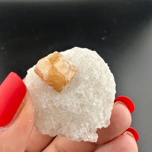 Granadas Grossulares na Matriz - Aglomerado de Cristal - Paquistão