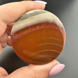 Morrisonite Jasper - Round Cabochon - Owyhee Canyon, Eastern Oregon