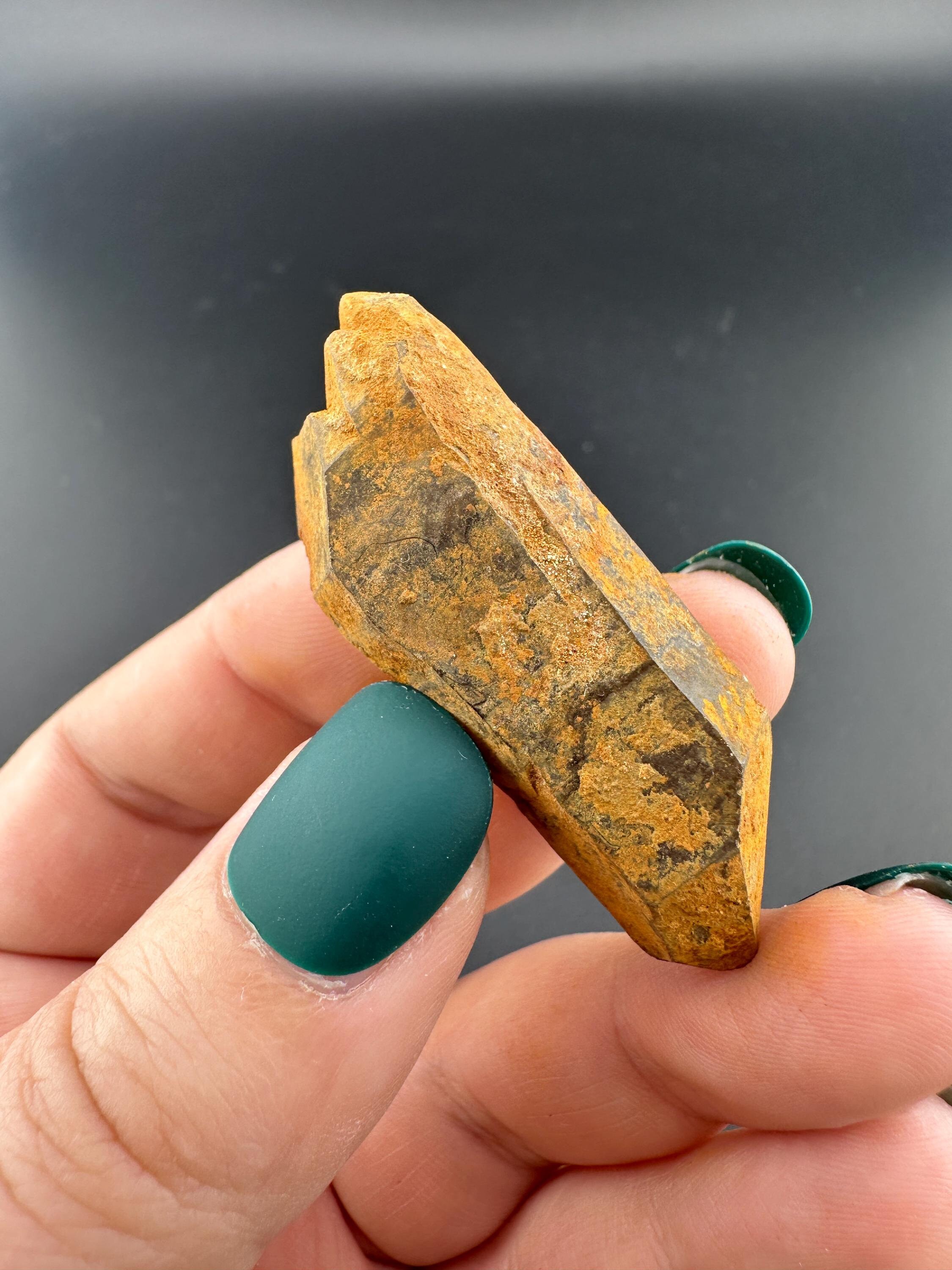 スモーキークォーツ - 両端が尖った水晶 - アイダホ州ボイシ地域