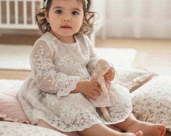 Boho Spitzen Taufkleid, Ecru Blumenmädchen Kleid