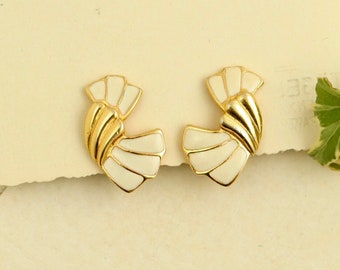 Vintage Earrings Gold with White Enamel - 60s Clip on Earrings Vintage - Clips Vintage - Retro Earrings Vintage White and Gold - 1960 Clips