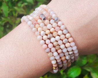 Handgemaakte roze opaalarmband | Natuurlijke kristalkralen, minimalistische stijl, aangepast formaat, spiritueel cadeau of zelfverzorgingscadeau