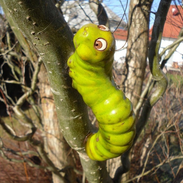 Lustige Raupe aus Keramik frostsicher Unikat, grün