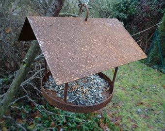 Metal bird feeder, for hanging