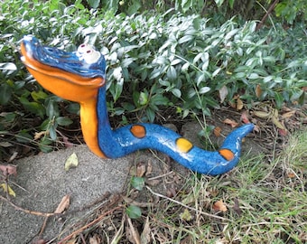 Creeping tree snake made of ceramic, frost-proof, unique, light blue, garden decoration