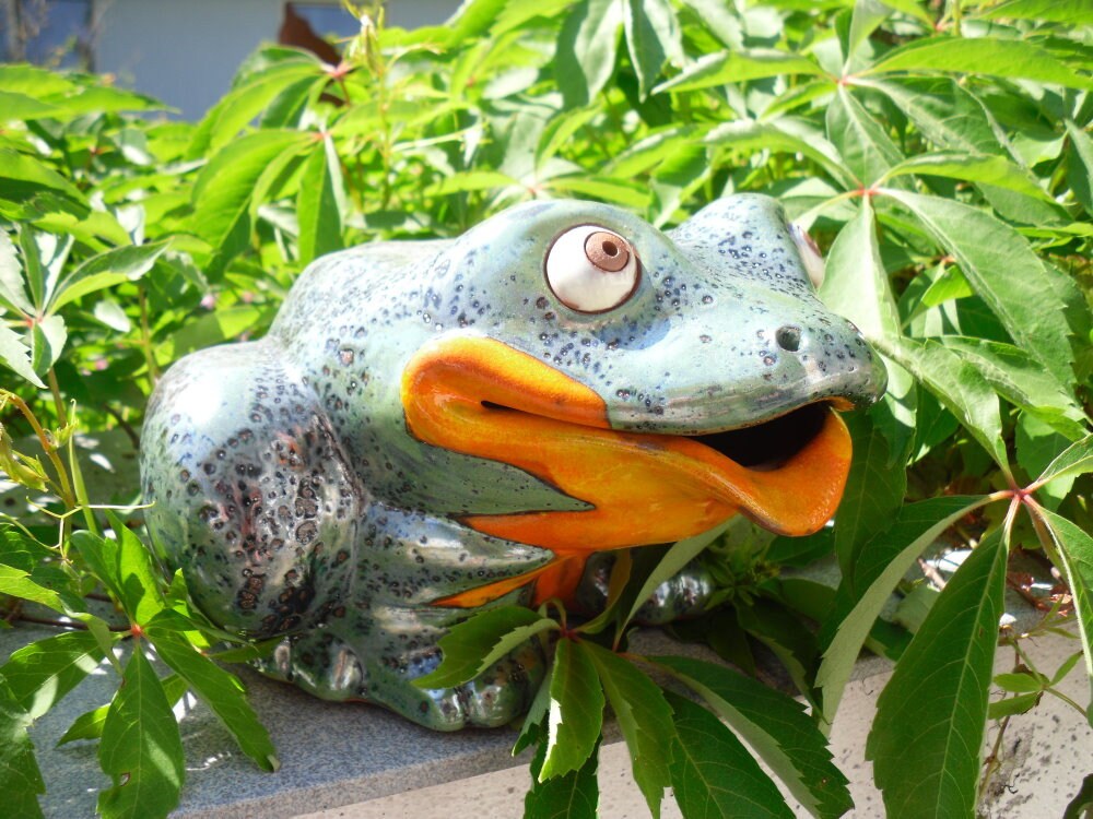 Statue Grenouille Solaire Décorative Pour Jardin - Résine, 15x15x3 Cm, étanche IP65 - Avec Guirlande Lumineuse Gouttes De Pluie - Animation Nocturne Autonome