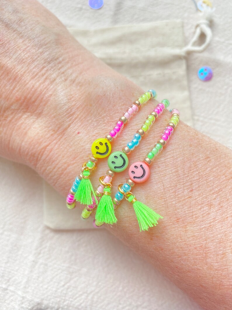 Neon Armband Smiley Rainbow mit Quaste Perlenarmband bunt Miyuki Armband mit Smiley farbenfrohes Armband imagem 10