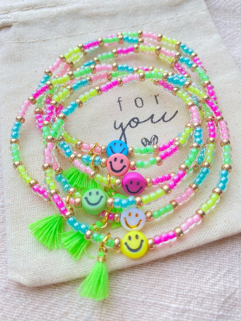 Neon Armband Smiley Rainbow mit Quaste Perlenarmband bunt Miyuki Armband mit Smiley farbenfrohes Armband imagem 1