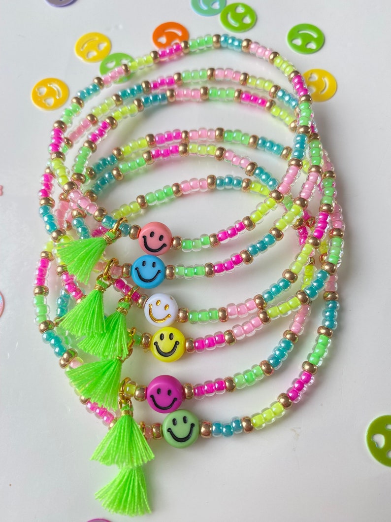 Neon Armband Smiley Rainbow mit Quaste Perlenarmband bunt Miyuki Armband mit Smiley farbenfrohes Armband imagem 8