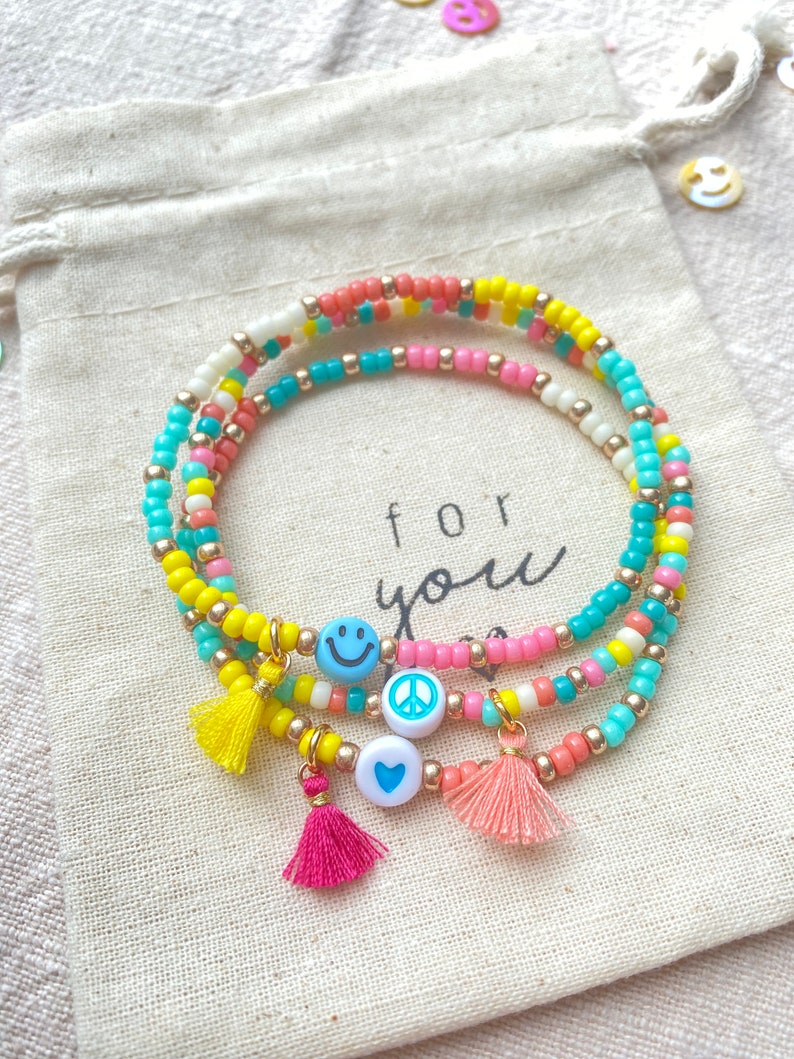 Armband im SET dreiteilig Rainbow mit Quaste Perlenarmband bunt Miyuki Armband mit Smiley, Herz, Peace personalisiert Motiv Armband Blau