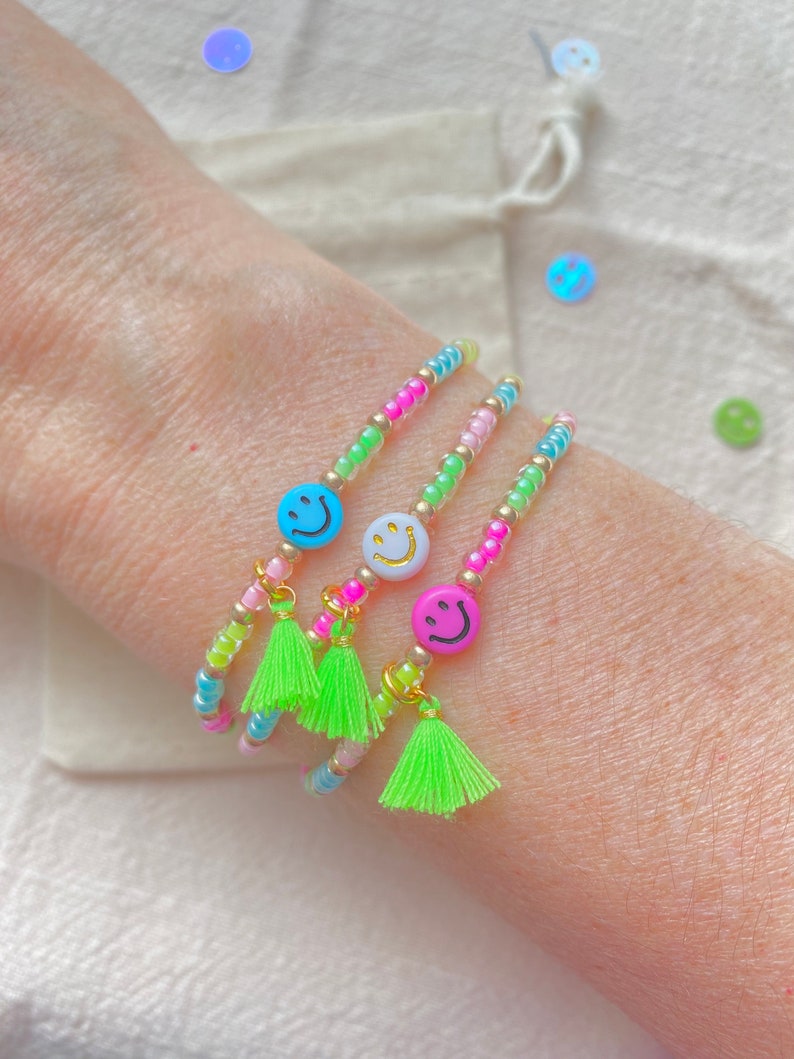 Neon Armband Smiley Rainbow mit Quaste Perlenarmband bunt Miyuki Armband mit Smiley farbenfrohes Armband imagem 9