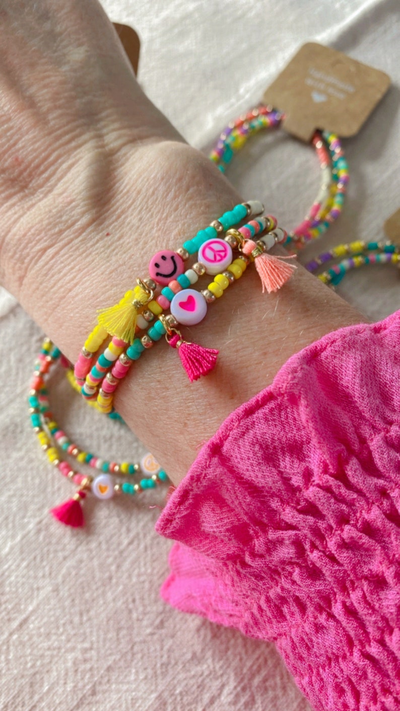 Armband im SET dreiteilig Rainbow mit Quaste Perlenarmband bunt Miyuki Armband mit Smiley, Herz, Peace personalisiert Motiv Armband Bild 8