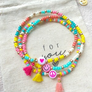 Armband im SET dreiteilig Rainbow mit Quaste Perlenarmband bunt Miyuki Armband mit Smiley, Herz, Peace personalisiert Motiv Armband Pink