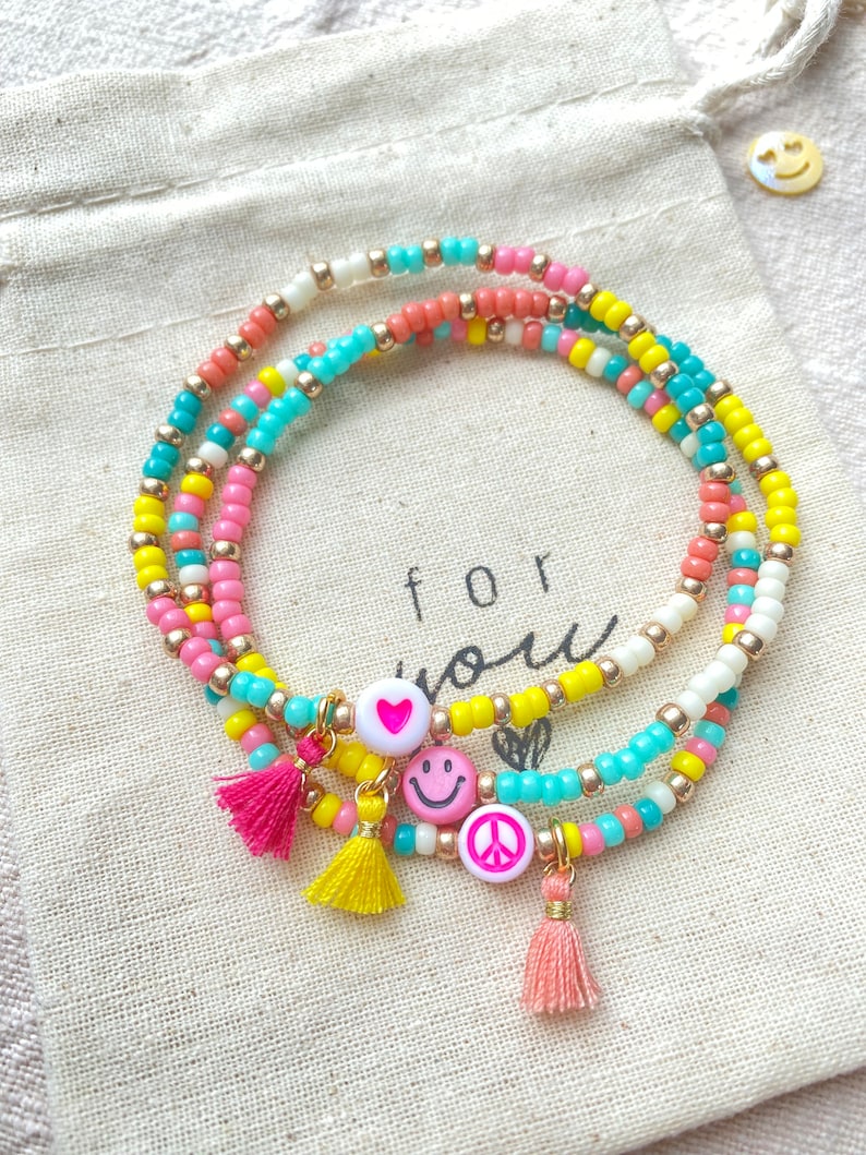 Armband im SET dreiteilig Rainbow mit Quaste Perlenarmband bunt Miyuki Armband mit Smiley, Herz, Peace personalisiert Motiv Armband Pink