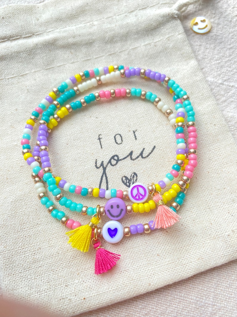 Armband im SET dreiteilig Rainbow mit Quaste Perlenarmband bunt Miyuki Armband mit Smiley, Herz, Peace personalisiert Motiv Armband Lila