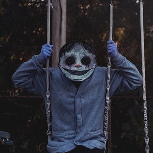 maschera di Halloween, maschera spaventosa, maschera fatta a mano, maschera di cartapesta, Carnevale, costume di Halloween, mascherata, terrore dell'orrore, faccia felice inquietante