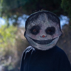 Maschera spaventosa, maschera di Halloween, maschera fatta a mano, maschera di cartapesta inquietante, Carnevale, Costume, Mascherata, terrore dell'orrore, faccia felice inquietante