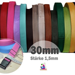 Mehrere Rollen hochwertiges 30 mm Gurtband in Grün, Dunkelblau, Weiß, Rosa, Hellblau, Braun, Beige, Lila, Pink und Grau. Strapazierfähiges Gurtband für Taschen, Rucksäcke, Schultergurte, Hundeleinen, Gürtel sowie kreative Näh- und DIY-Projekte. Robustes, fein gewebtes Band für langlebige und professionelle Handarbeiten.
